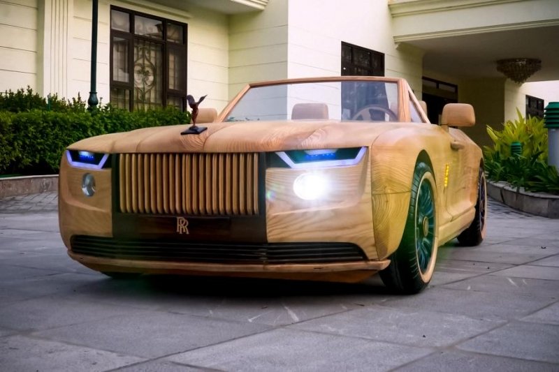 Видео: посмотрите на копию самого дорогого Rolls-Royce из дерева, на которой можно ездить