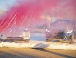 Видео: системы фильтрации Tesla и BMW проверили с помощью газовых гранат
