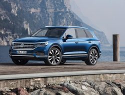 Volkswagen изменил оснащение Touareg в России
