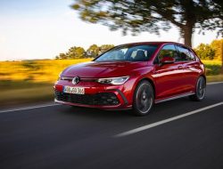 Volkswagen улучшил Golf, который продается в России
