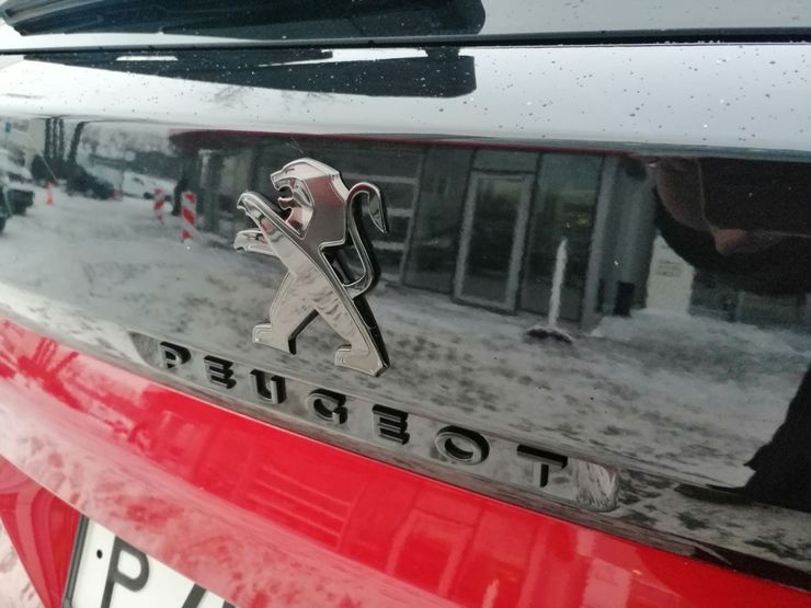 Все не как у людей: тест-драйв обновленного Peugeot 3008