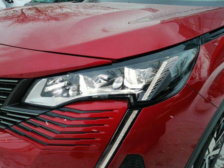 Все не как у людей: тест-драйв обновленного Peugeot 3008
