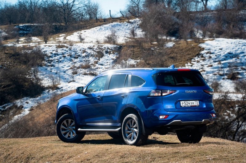 
            Вдруг, откуда ни возьмись. Тест-драйв Isuzu Mu-X
        