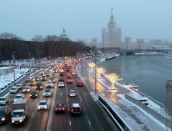 В Москве стало в 45 раз больше камер, штрафующих водителей за телефон
