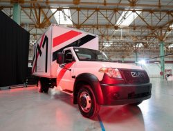 В России представили электрический грузовик на базе УАЗ «Профи»