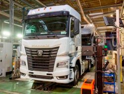 СМИ сообщили о приостановке сотрудничества Daimler с «КамАЗом»