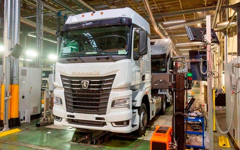 
            СМИ сообщили о приостановке сотрудничества Daimler с «КамАЗом»
        