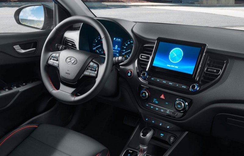 
            Что, если не «Веста»? 5 конкурентов новой Lada Vesta
        