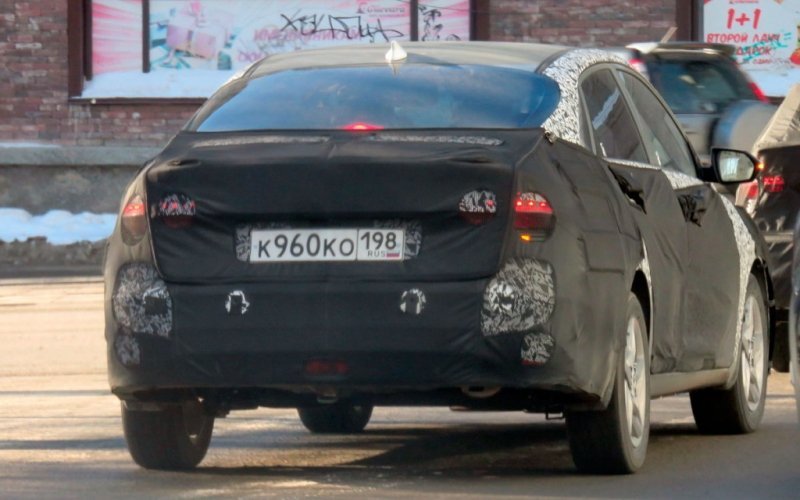 
            Новый Hyundai Solaris впервые сфотографировали в России
        