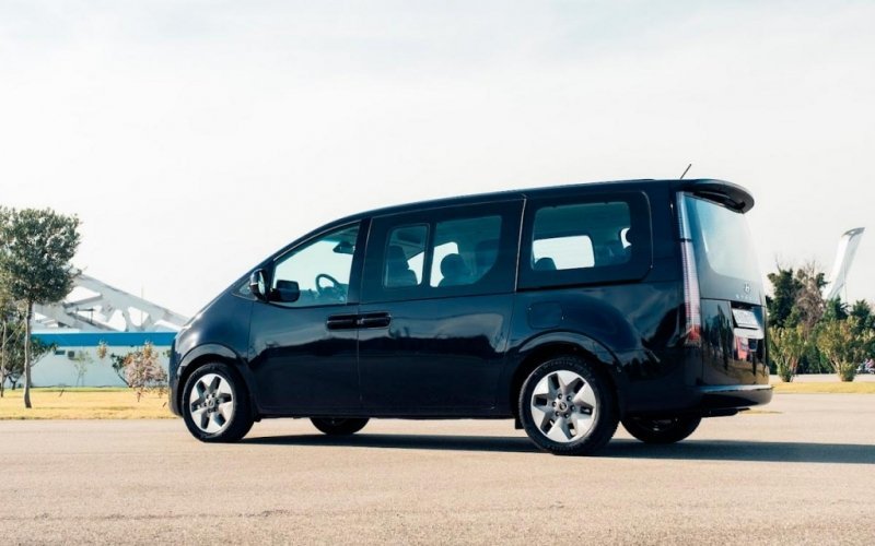
            Возвращаемый модуль. Тест-драйв Hyundai Staria
        