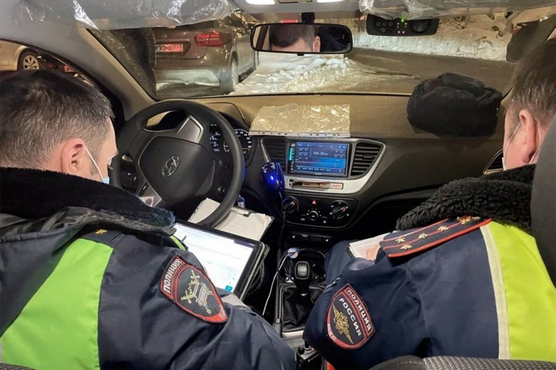 
            «Выехал на встречку в одних носках». Репортаж про дежурство с ГИБДД
        