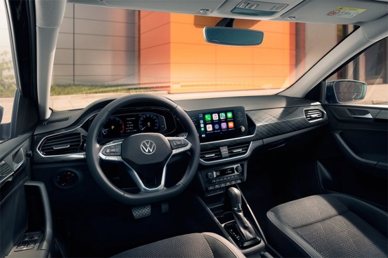 
            Что, если не «Веста»? 5 конкурентов новой Lada Vesta
        