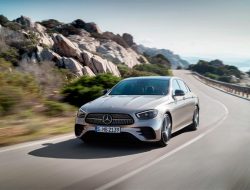 Mercedes-Benz остановил прием заказов на седан E-Class
