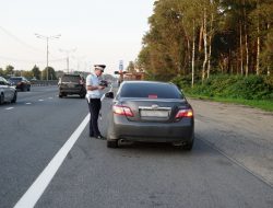 Как водители наказывают обочечников на дороге (сурово, но справедливо)