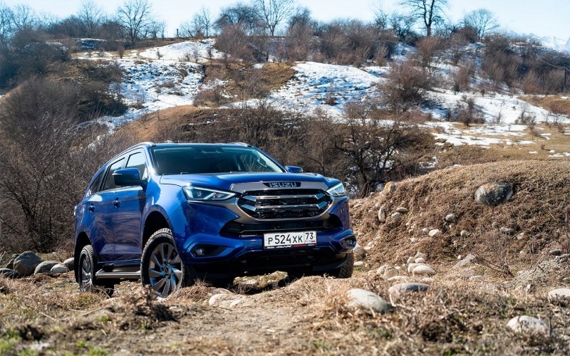 
            Вдруг, откуда ни возьмись. Тест-драйв Isuzu Mu-X
        