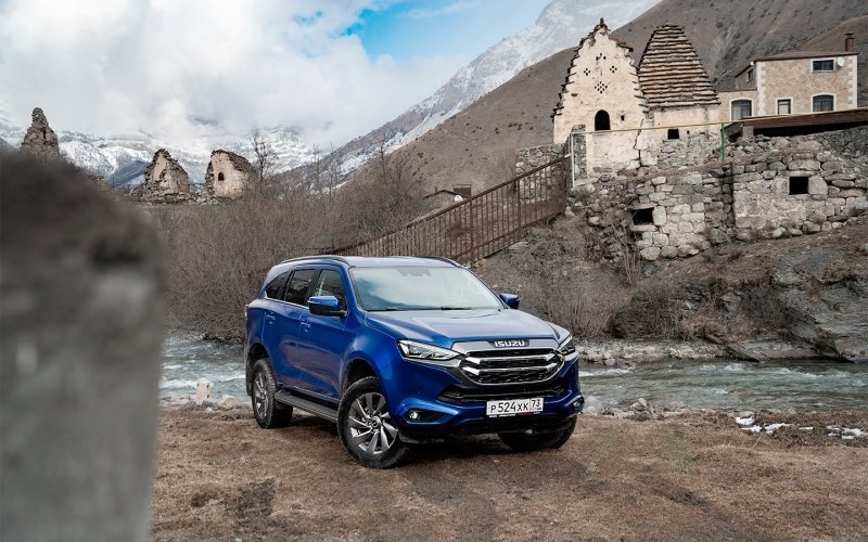 
            Вдруг, откуда ни возьмись. Тест-драйв Isuzu Mu-X
        