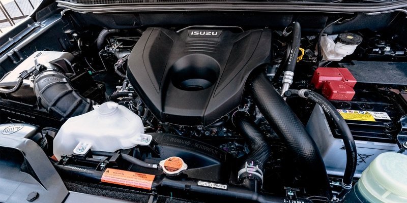 
            Вдруг, откуда ни возьмись. Тест-драйв Isuzu Mu-X
        