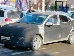 Новый Hyundai Solaris впервые сфотографировали в России