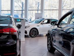 Цены вырастут, а дефицит продолжится. Когда покупать машину в 2022 году
