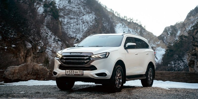 
            Вдруг, откуда ни возьмись. Тест-драйв Isuzu Mu-X
        