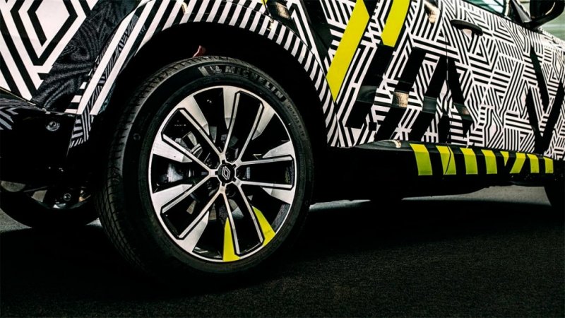
            Renault показала прототип нового кроссовера на базе Nissan Qashqai
        