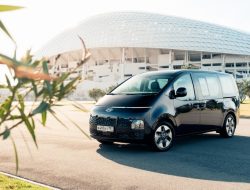 Hyundai объявила цены на новую Staria для России