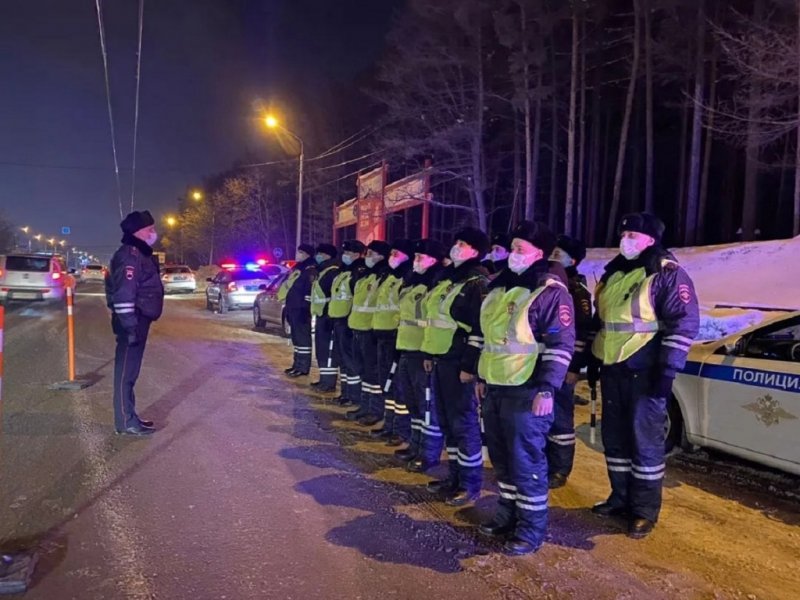 
            В ГИБДД выписывают рекордное количество штрафов в ходе сплошных проверок
        