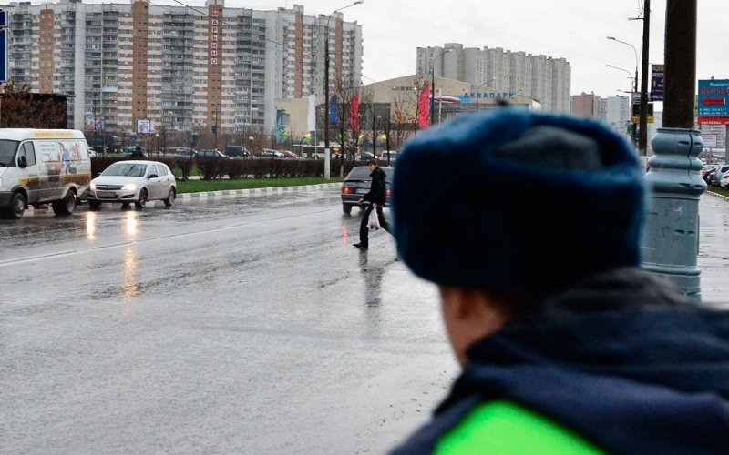 
            ГИБДД проверит историю с ездой на ванне с олимпийской символикой
        