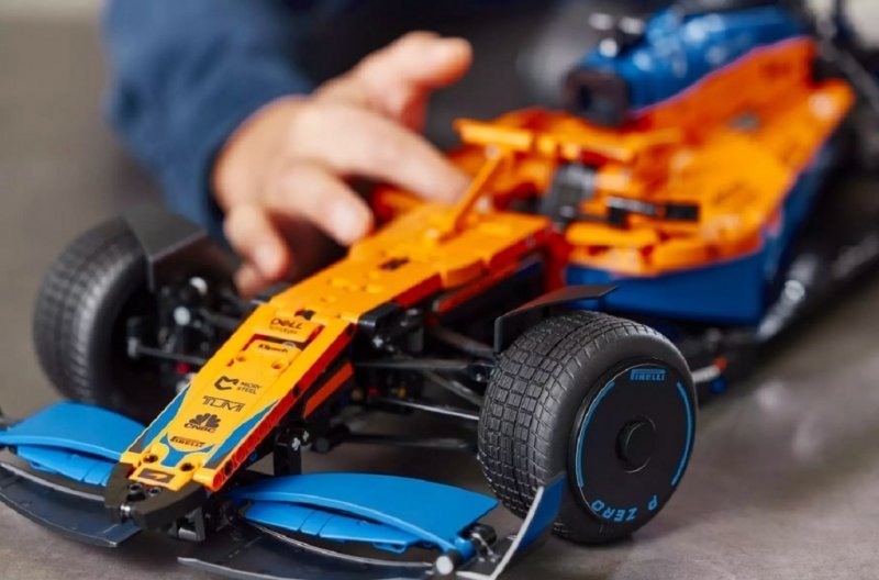 
            McLaren показал свой болид Ф-1. А Lego выпустило его конструктор-копию
        