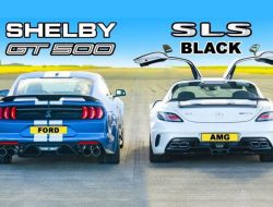 Дрэг-гонка: Mercedes-Benz SLS AMG Black против Ford Mustang GT500