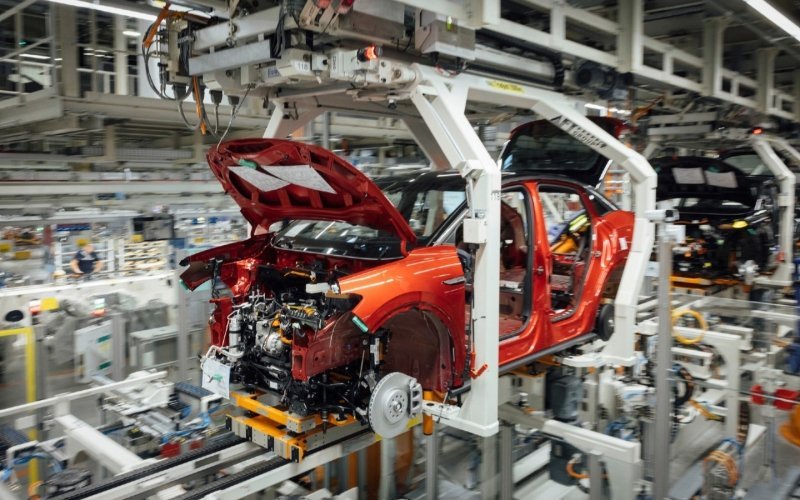 
            Volkswagen назвал модели, выпуск которых приостановят из-за кризиса
        