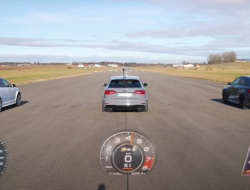 Гонщик сравнил три поколения Audi RS 3 в заезде по прямой