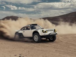 Идут торги за Porsche 911 Baja для ралли в пустыне: цена уже превысила 18 млн рублей