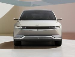 Камеры вместо наружных зеркал и новая батарея: Hyundai улучшила Ioniq 5