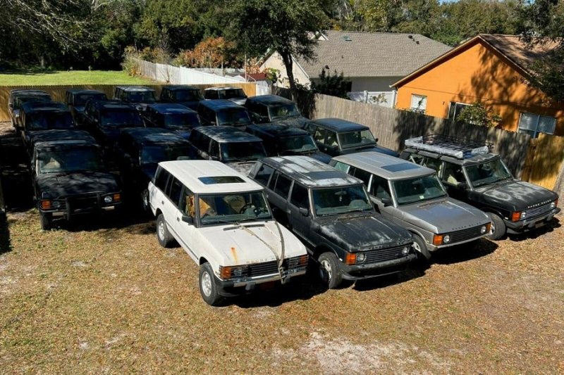 Коллекцию ржавых классических Land Rover продают за 500 000 долларов