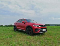 Купе-кроссовер Geely Tugella признан лучшим китайским автомобилем в России