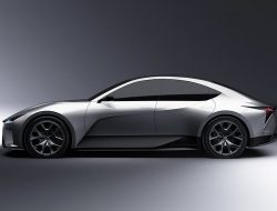 Lexus показал новейший премиум-седан