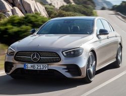 Mercedes-Benz в России отзывает более 11 000 машин для ремонта