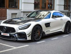 На продажу выставили Mercedes-AMG GT в необычном тюнинге. Таких в России больше нет
