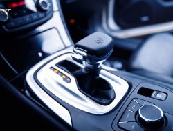 На российском авторынке побит рекорд продаж легковушек с «автоматом»