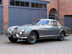 Найденный в поле Jaguar пустят с молотка за миллион долларов