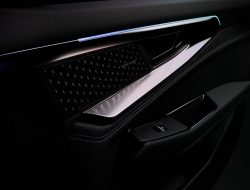 Названа дата премьеры новейшего кроссовера Renault Austral