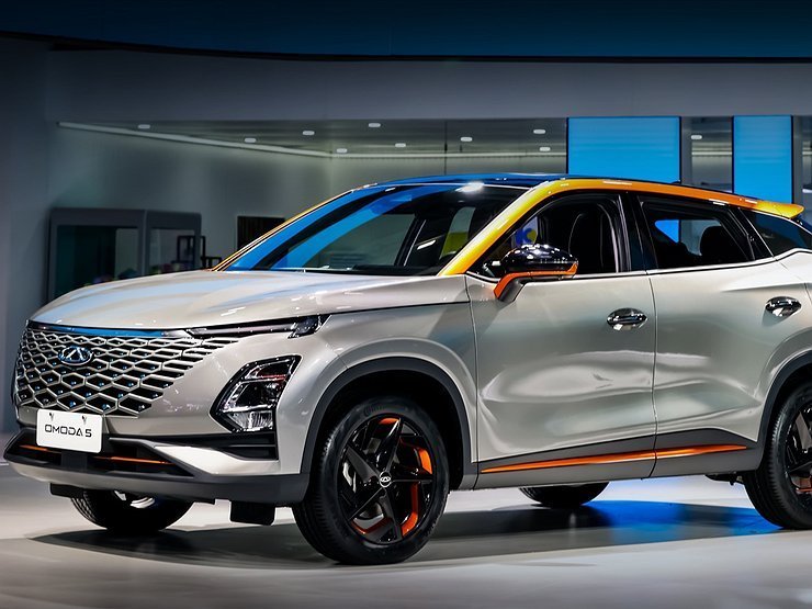 Названа сроки начала продаж в России нового кроссовера Chery Omoda 5