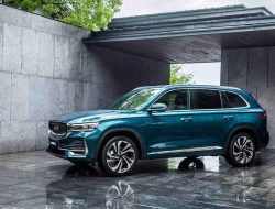 Новейший кроссовер Geely Monjaro сертифицировали в России