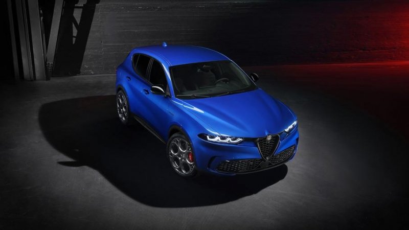 Новый кроссовер Alfa Romeo может получить версию Quadrifoglio