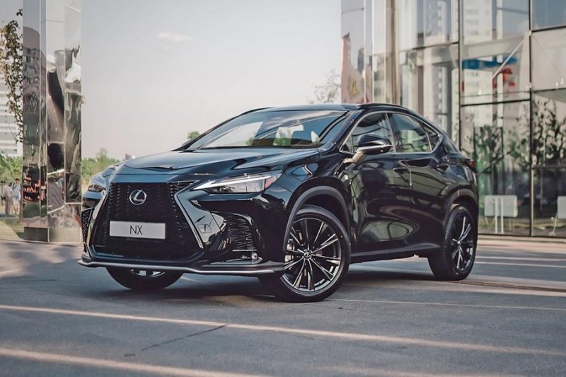 Новый Lexus NX подорожал к старту продаж в России