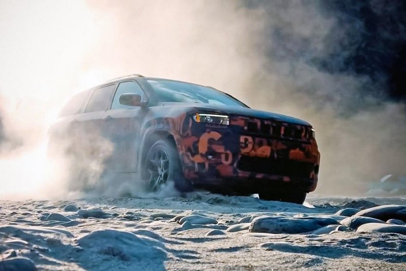 Новый семиместный Jeep Meridian впервые показали на видео