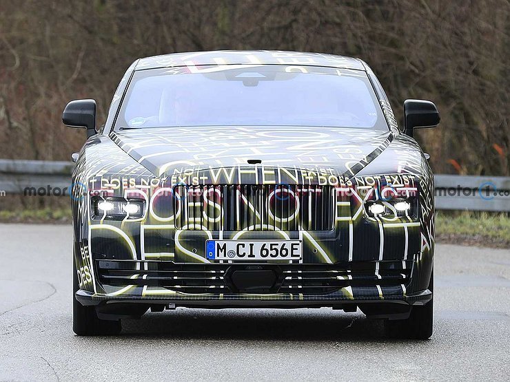 Почему новейший Rolls-Royce Spectre станет революционной моделью британской марки