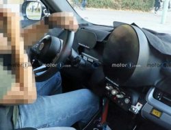Появились шпионские фотографии салона нового MINI Countryman