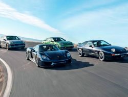 Porsche посвятил «валентинку» двигателю V8